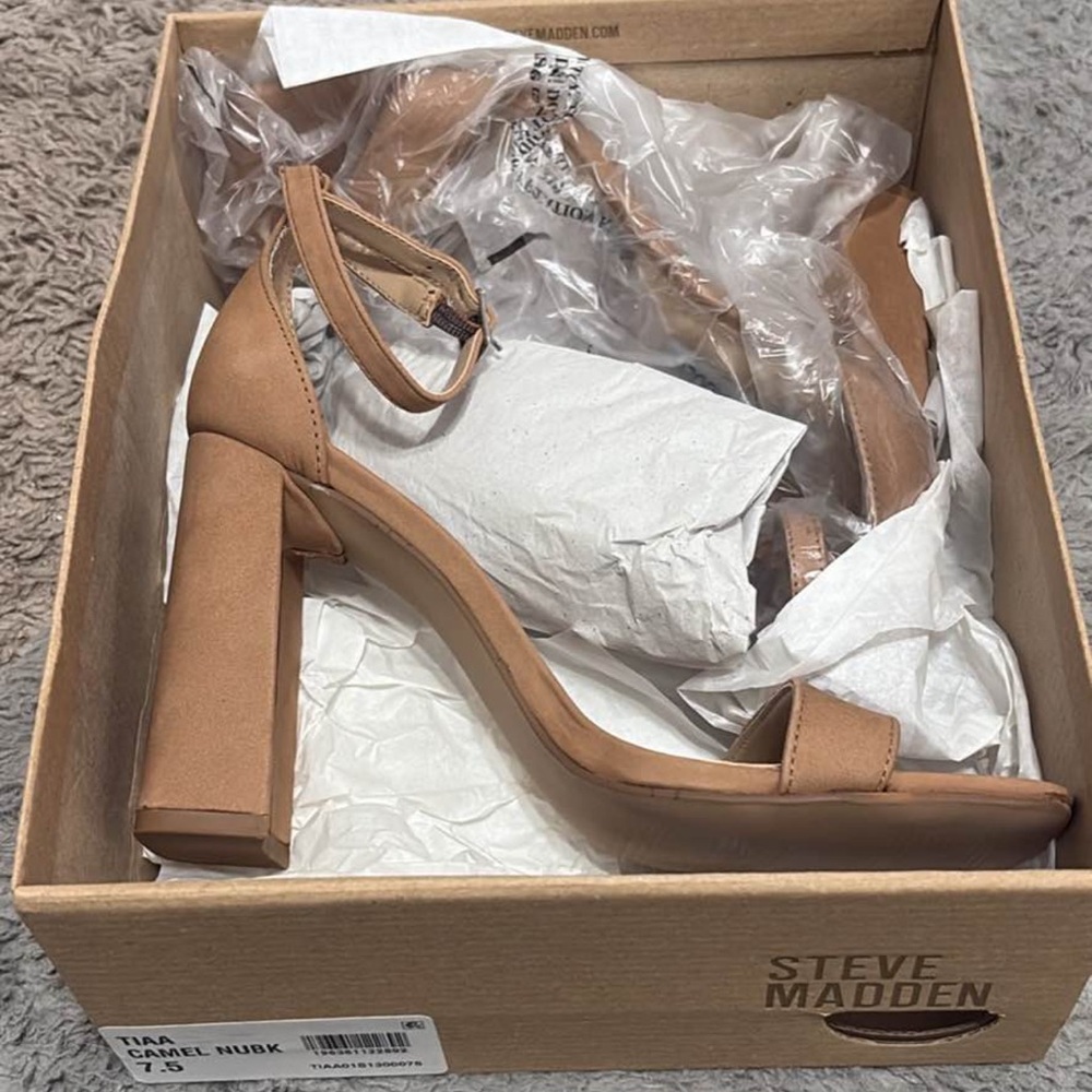 Steve Madden Camel Tiaa Suede Block Heel Sandals